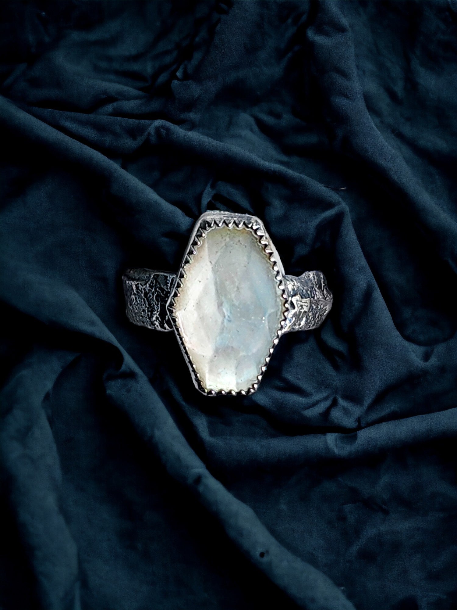 Pearl hex ring